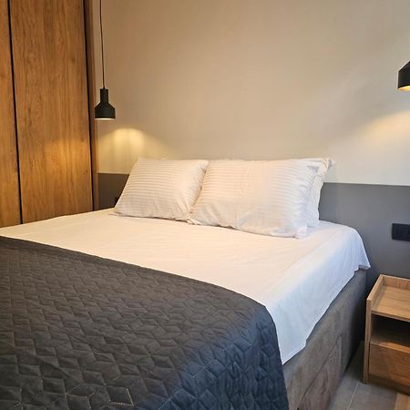 Anja & Ogo Apartments Sea View & Pool Petrovac Ngoại thất bức ảnh