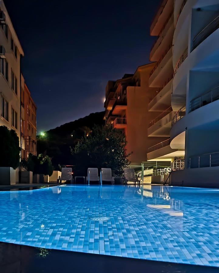 Anja & Ogo Apartments Sea View & Pool Petrovac Ngoại thất bức ảnh