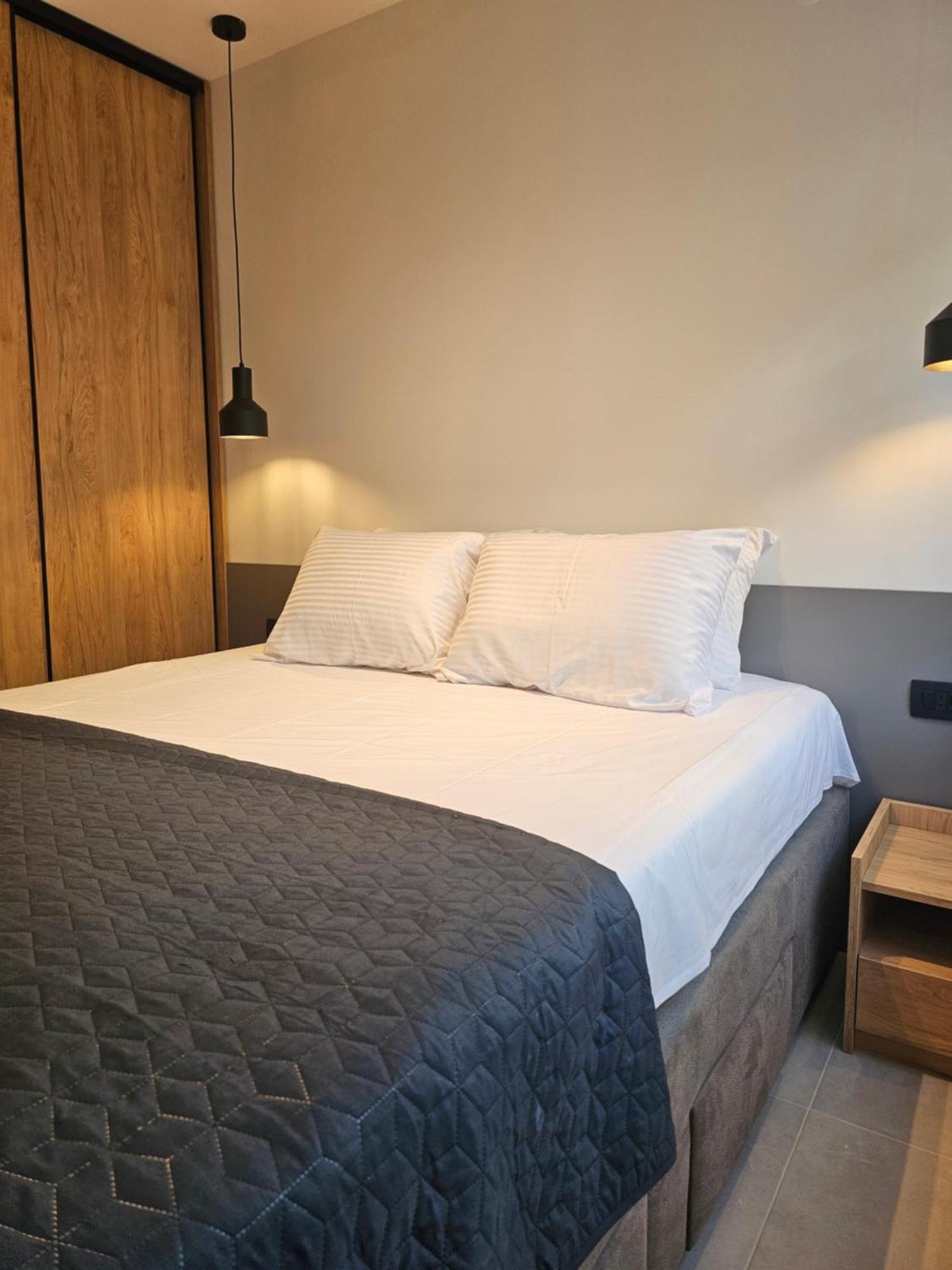 Anja & Ogo Apartments Sea View & Pool Petrovac Ngoại thất bức ảnh