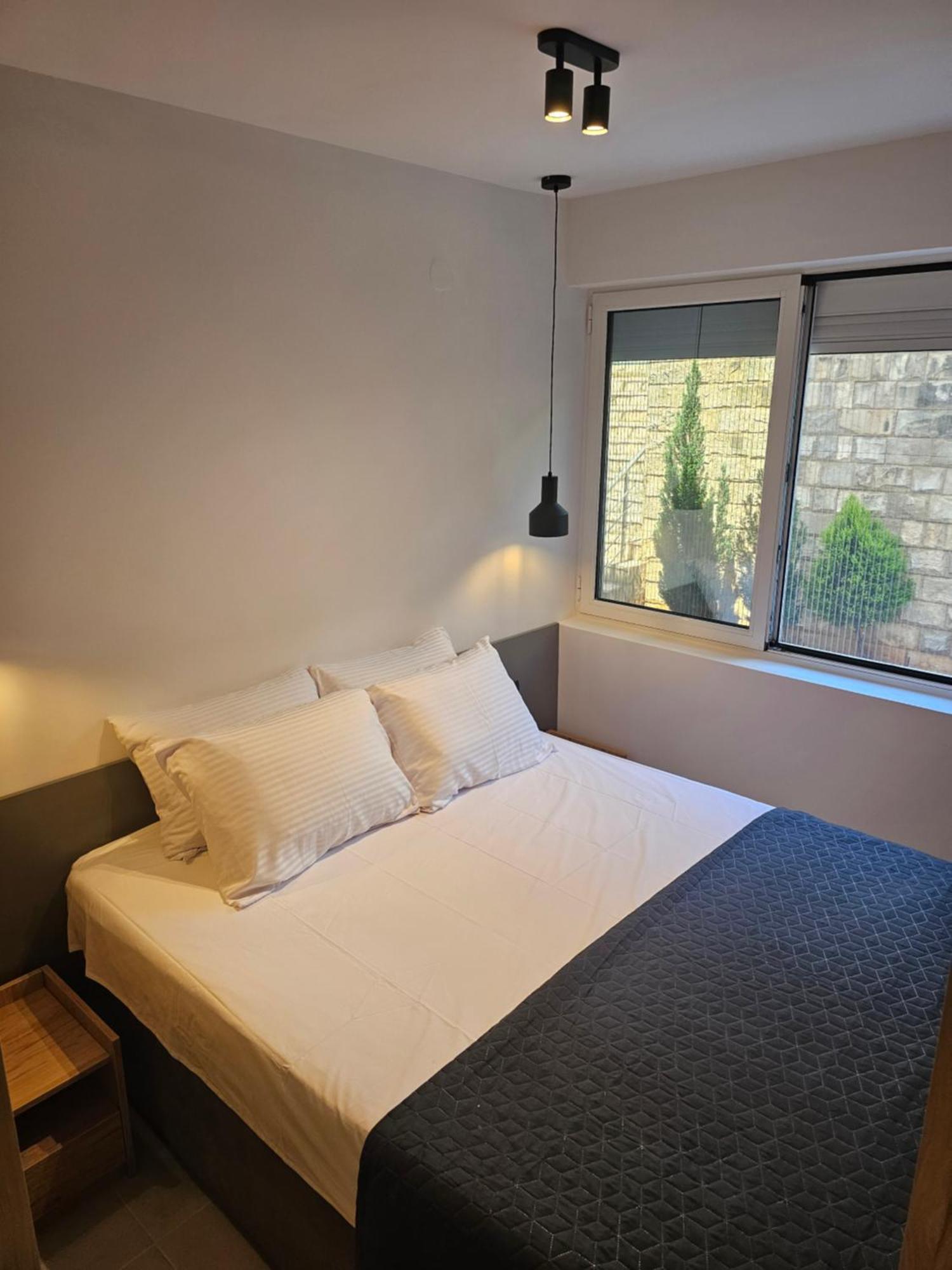 Anja & Ogo Apartments Sea View & Pool Petrovac Ngoại thất bức ảnh