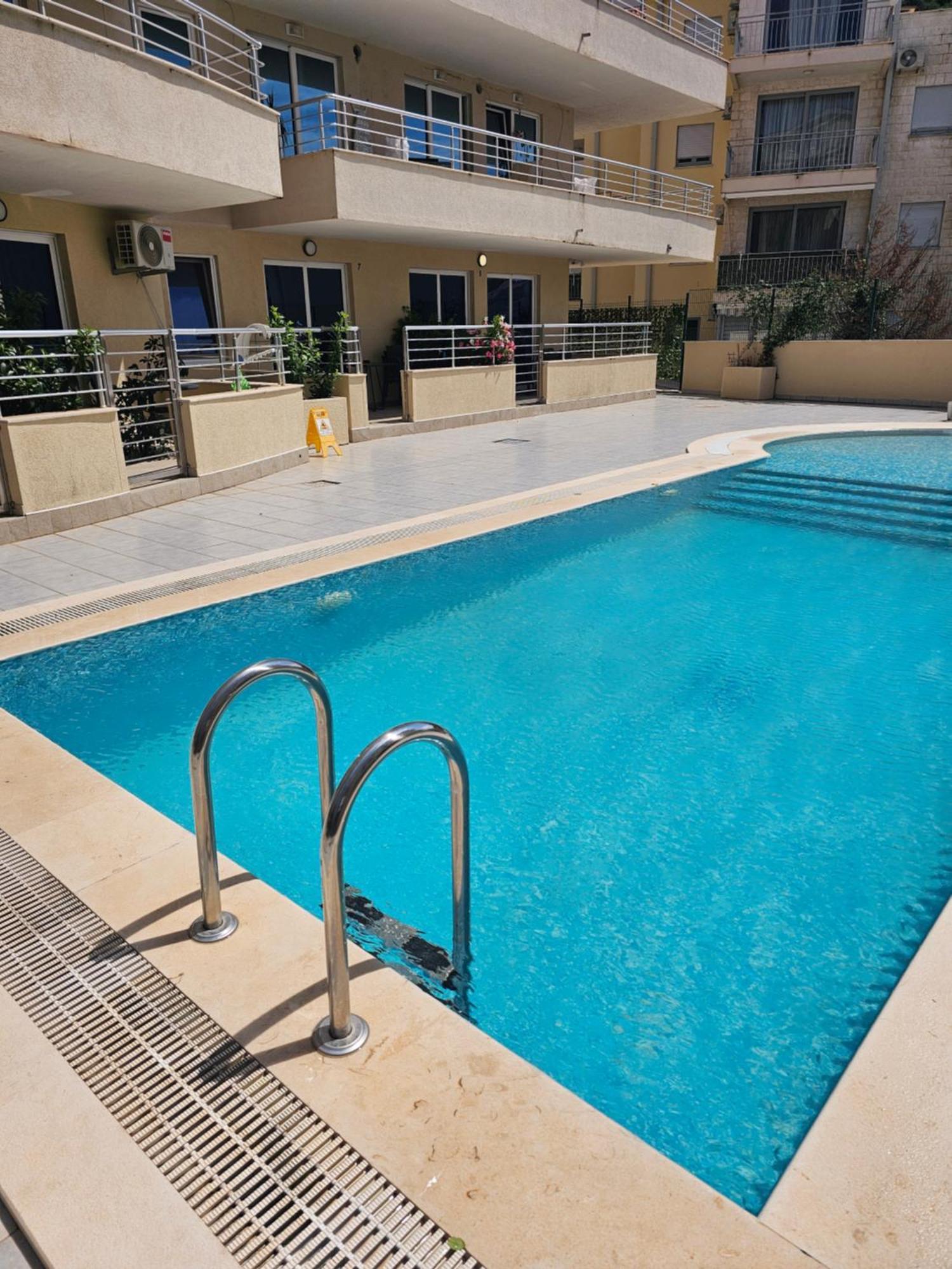 Anja & Ogo Apartments Sea View & Pool Petrovac Ngoại thất bức ảnh
