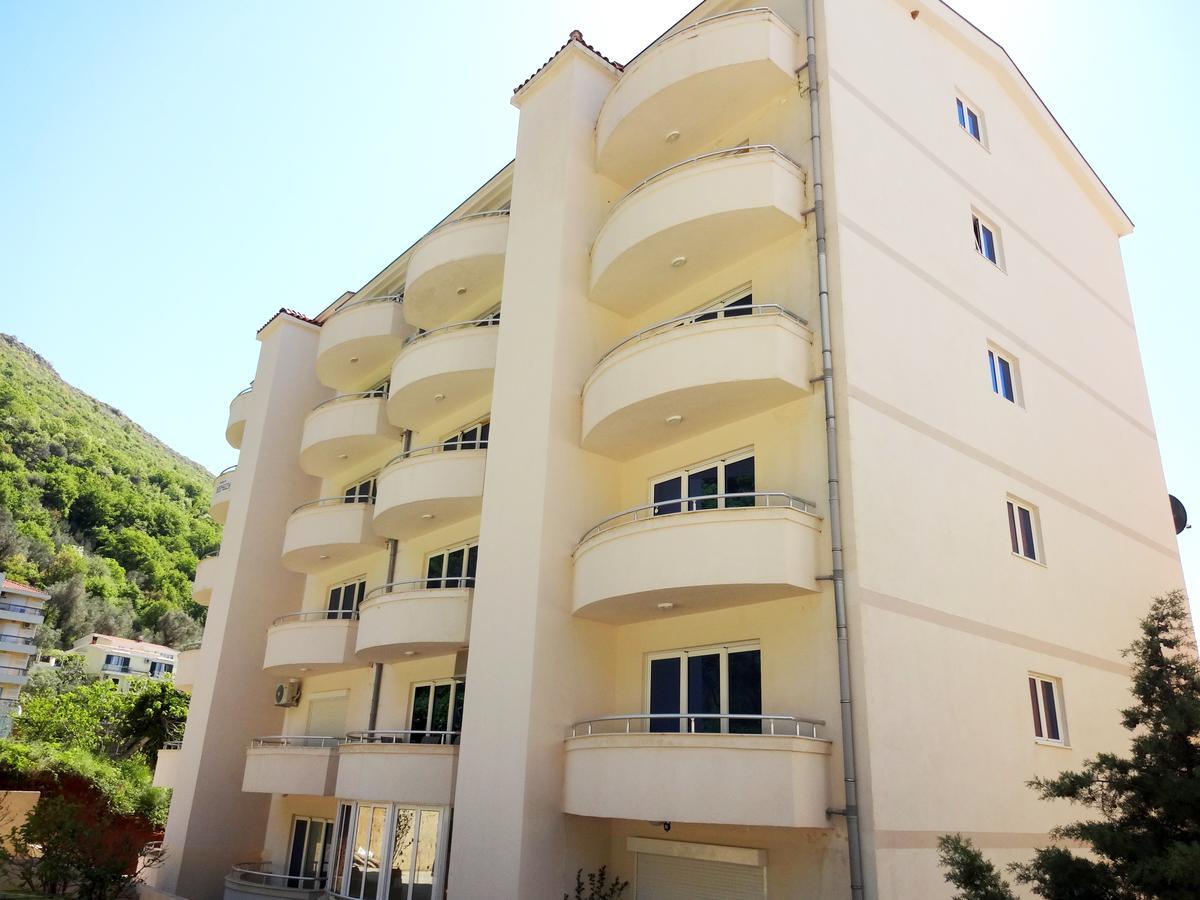 Anja & Ogo Apartments Sea View & Pool Petrovac Ngoại thất bức ảnh